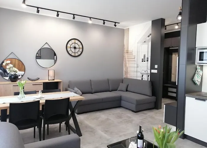 Noce W Jelonce - Nowoczesny Typu W Centrum Jeleniej G - Z Garazem Dla 1-4 Osob *